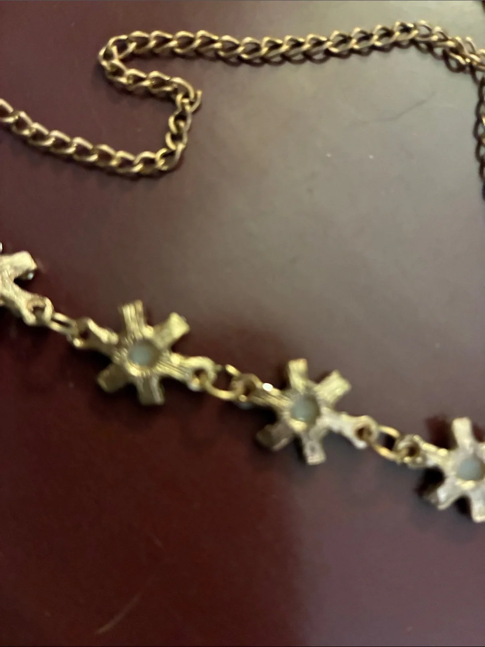 Gold Floral Double-Comb Hair Chain with Pearlescent Accents
